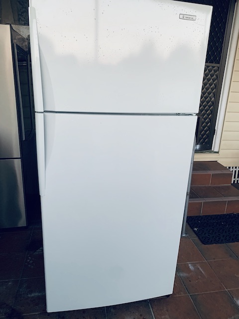 Westinghouse 517 Liters Fridge Freezer City White Goods